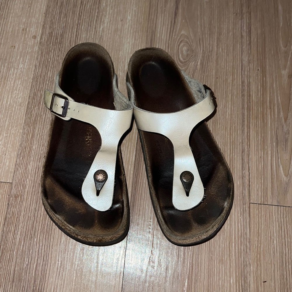creme gizhe birkenstocks size 39